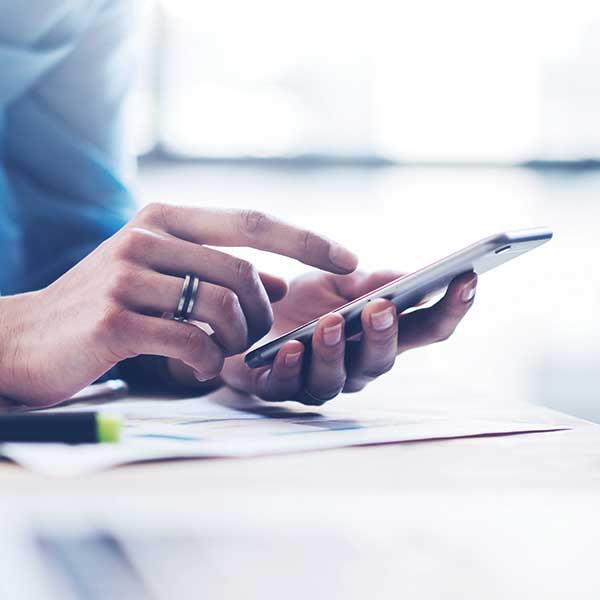 Ako zvýšiť bezpečnosť svojich peňazí v telefóne | Tatra banka Ako zvýšiť bezpečnosť svojich peňazí v telefóne