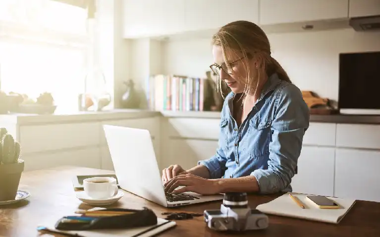 Požiadajte o Bezúčelový úver priamo v mobilnej aplikácii Tatra banka | Tatra banka Požiadajte o Bezúčelový úver priamo v mobilnej aplikácii Tatra banka